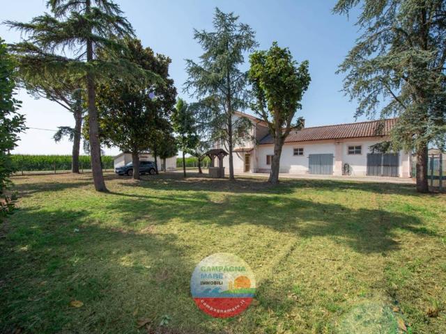 Villa Indipendente in vendita a Mesola, Ferrara