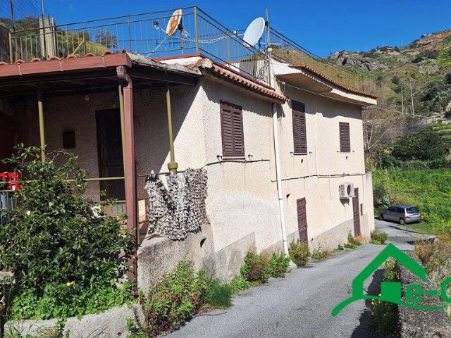 Villa Indipendente in vendita a Briga Marina, Messina