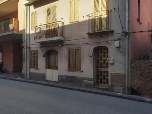 Villa Indipendente in vendita a Scaletta Zanclea, Sicilia