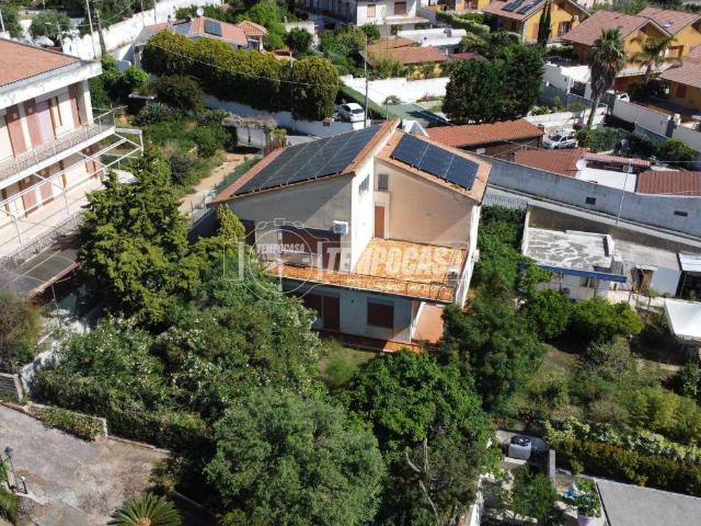 Villa Indipendente in vendita a Sperone, Messina