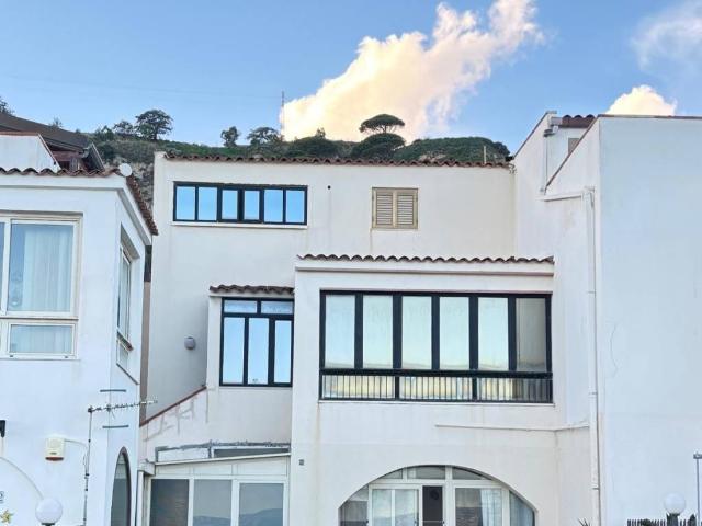 Villa Indipendente in vendita a Santa Margherita, Messina