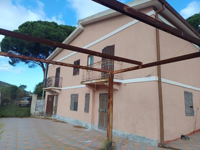 Villa Indipendente in vendita a VI Circoscrizione, Messina