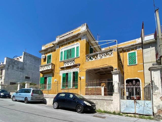 Villa Indipendente in vendita a Santa Margherita Marina, Messina