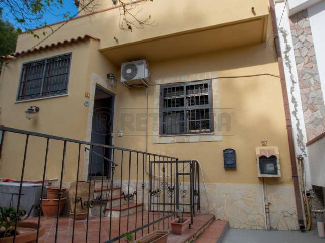 Villa Indipendente in vendita a San Filippo Inferiore, Messina