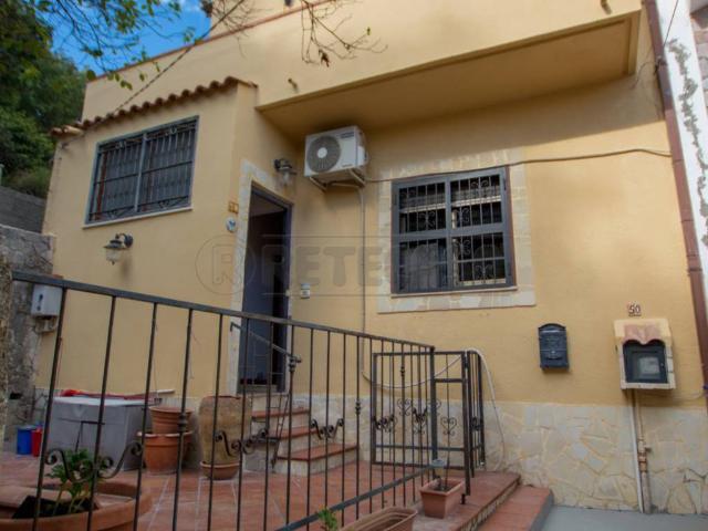 Villa Indipendente in vendita a San Filippo Inferiore, Messina
