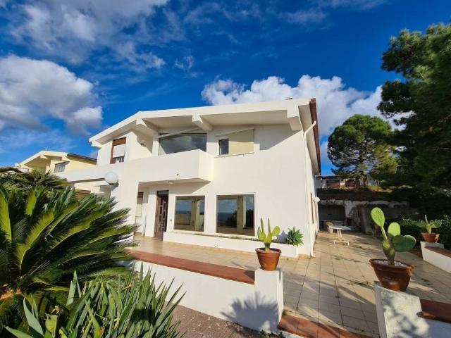Villa Indipendente in vendita a Orto Liuzzo, Messina