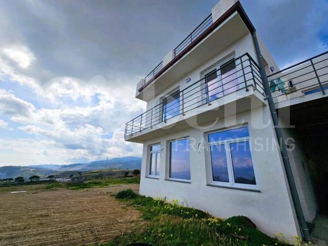 Villa Indipendente in vendita a III Circoscrizione, Messina