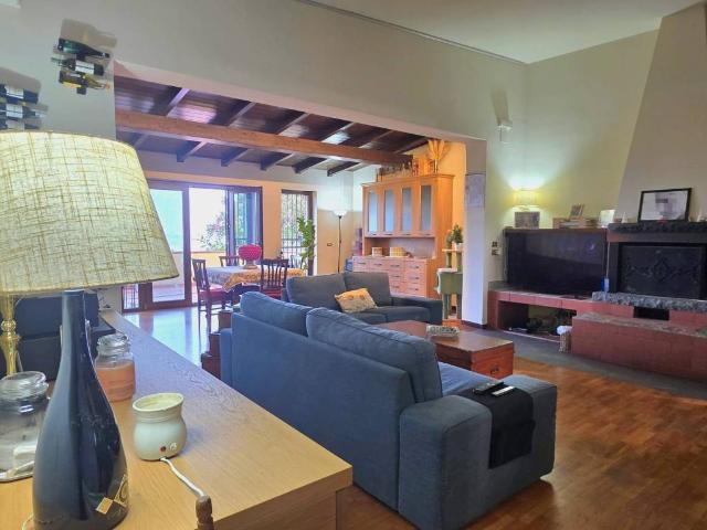 Villa Indipendente in vendita a Reginella, Messina