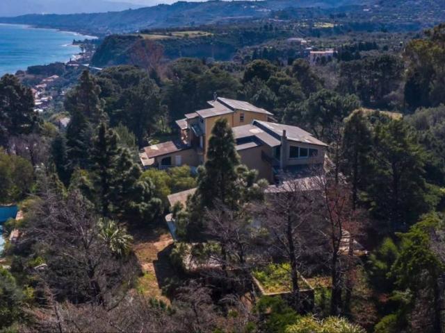 Villa Indipendente in vendita a VI Circoscrizione, Messina