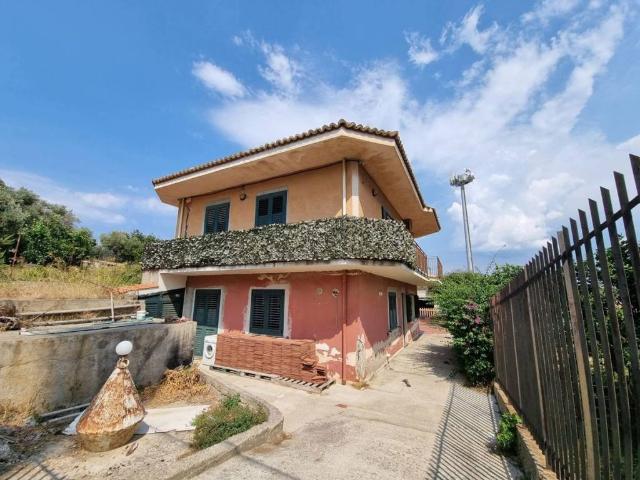 Villa Indipendente in vendita a Casa Bianca, Messina