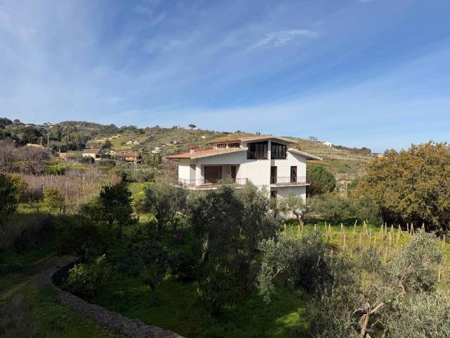 Villa Indipendente in vendita a VI Circoscrizione, Messina