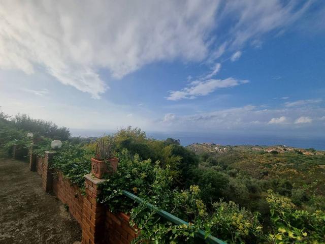 Villa Indipendente in vendita a Piano Torre, Messina