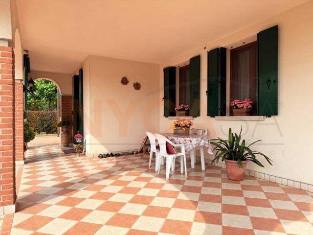 Villa Indipendente in vendita a Mestrino, Veneto