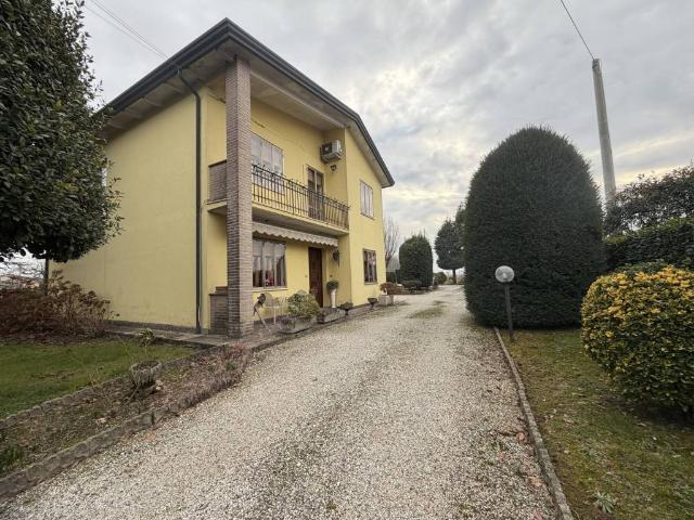 Villa Indipendente in vendita a Mestrino, Veneto