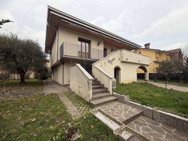 Villa Indipendente in vendita a Mestrino, Veneto