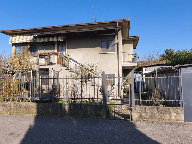 Villa Indipendente in vendita a Mezzana Rabattone, Lombardia