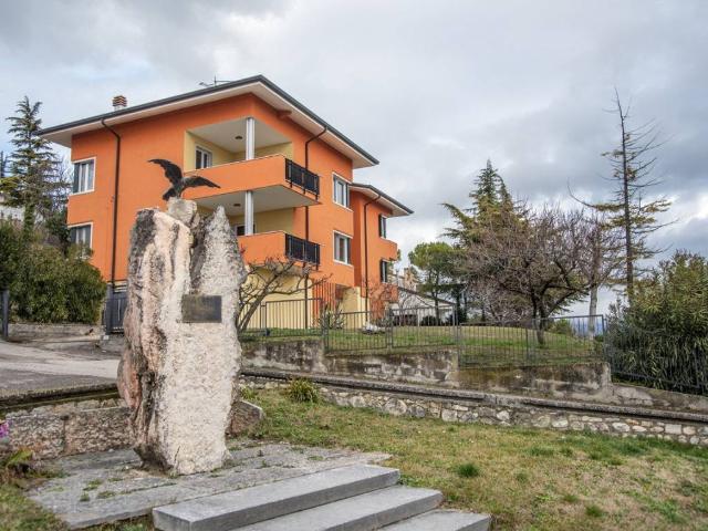 Villa Indipendente in vendita a Mezzane Di Sotto, Veneto