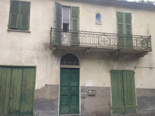Villa Indipendente in vendita a Mezzanego, Liguria
