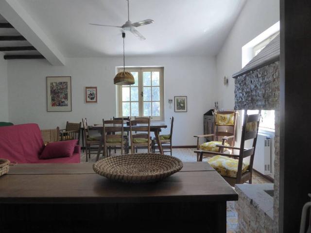 Villa Indipendente in vendita a Mezzojuso, Sicilia