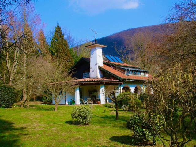 Villa Indipendente in vendita a Piemonte, Novara