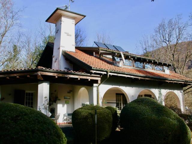 Villa Indipendente in vendita a Piemonte, Novara