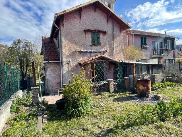 Villa Indipendente in vendita a Mignanego, Liguria