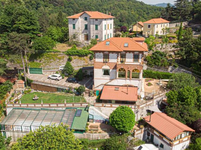 Villa Indipendente in vendita a Mignanego, Liguria