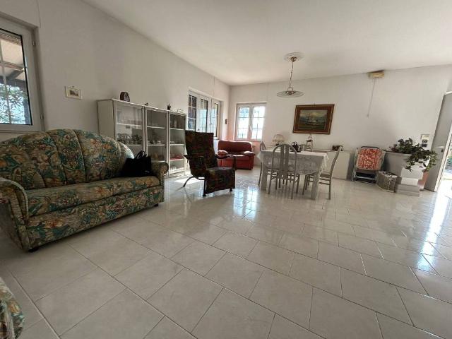 Villa Indipendente in vendita a Tora, Campania