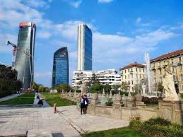 Villa Indipendente in vendita a Municipio 8 di Milano, Milano