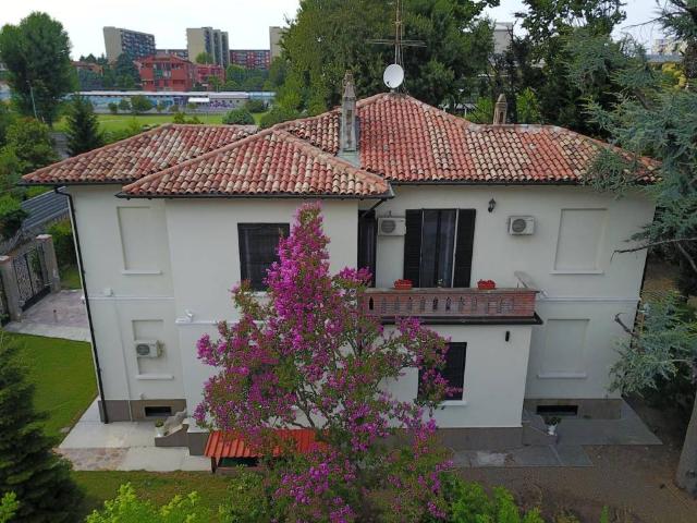 Villa Indipendente in vendita a Municipio 6, Milano