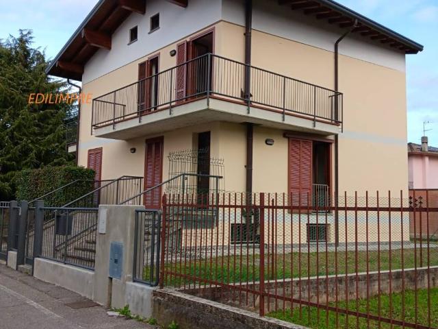 Villa Indipendente in vendita a Municipio 3, Milano