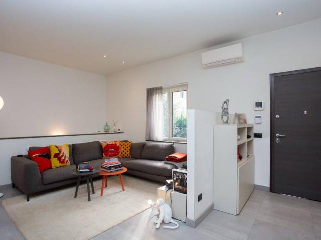Villa Indipendente in vendita a Figino, Milano
