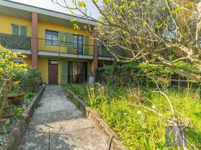 Villa Indipendente in vendita a Parco delle Abbazie, Milano