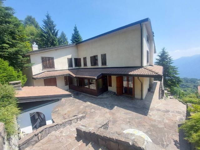 Villa Indipendente in vendita a Pigra, Lombardia