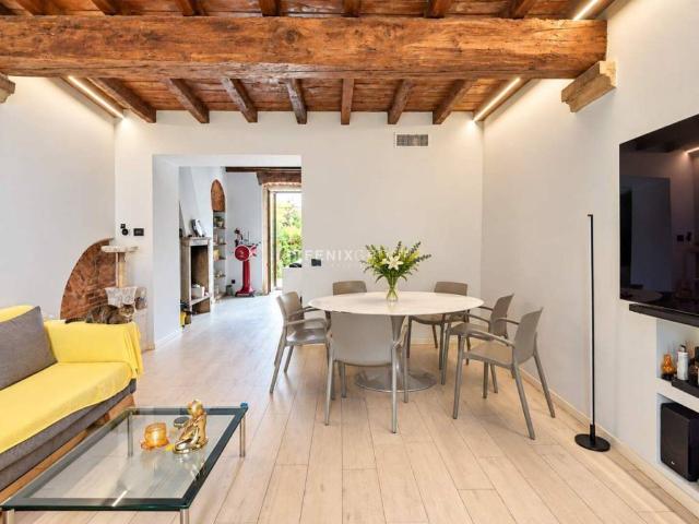 Villa Indipendente in vendita a Baggio, Milano