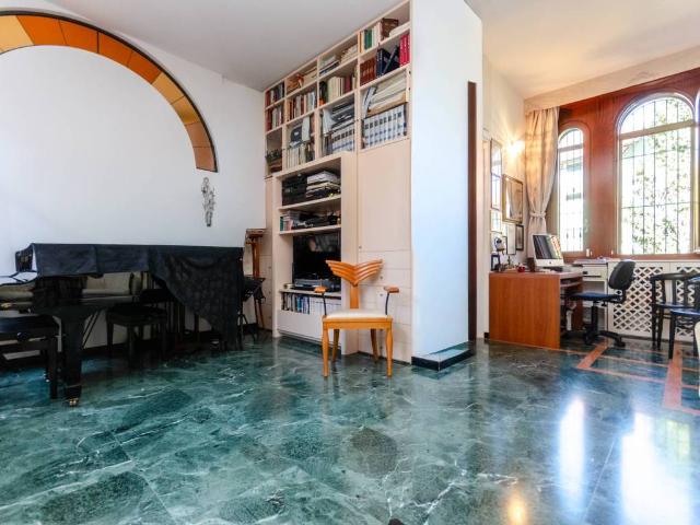 Villa Indipendente in vendita a Municipio 9, Milano