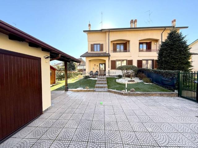 Villa Indipendente in vendita a Municipio 4, Milano
