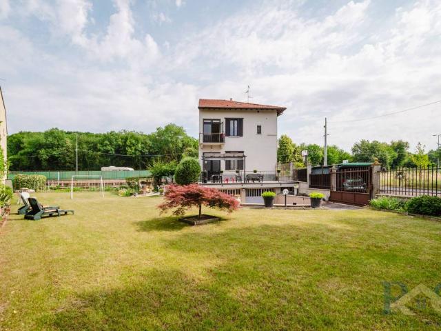 Villa Indipendente in vendita a Municipio 7, Milano