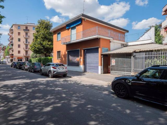 Villa Indipendente in vendita a Municipio 8 di Milano, Milano