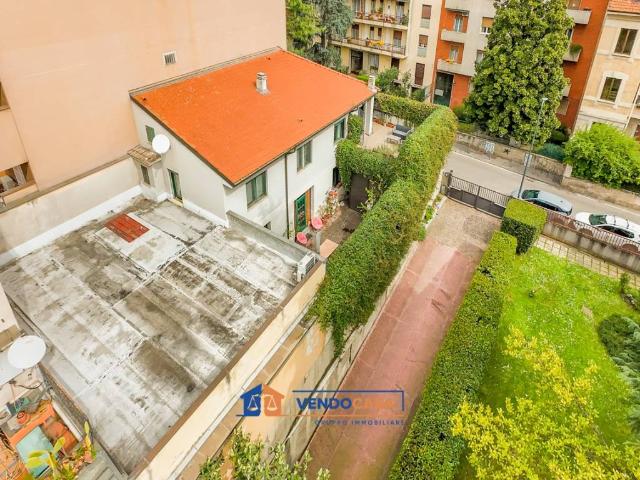 Villa Indipendente in vendita a Municipio 8 di Milano, Milano