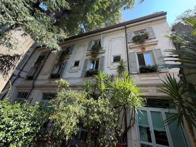 Villa Indipendente in vendita a Municipio 8 di Milano, Milano