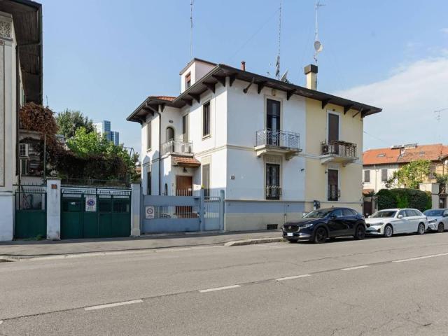 Villa Indipendente in vendita a Municipio 2, Milano