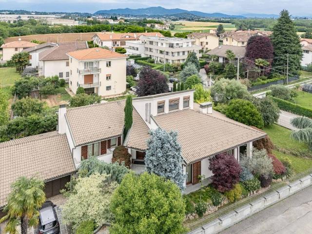 Villa Indipendente in vendita a Ronco Briantino, Lombardia