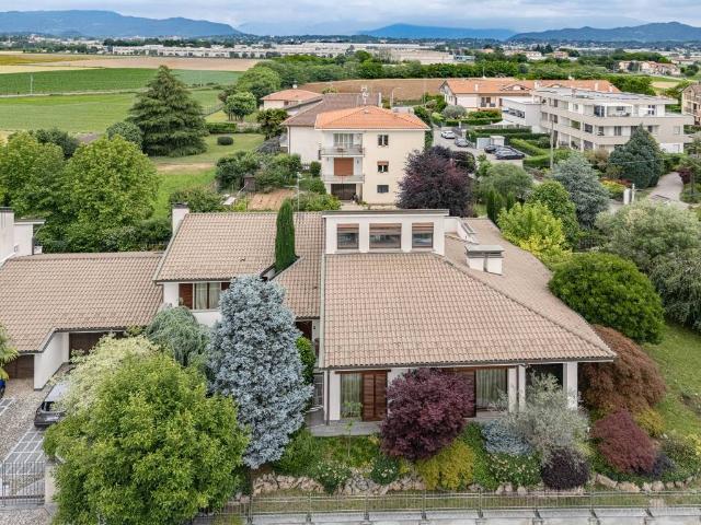 Villa Indipendente in vendita a Ronco Briantino, Lombardia