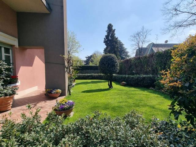 Villa Indipendente in vendita a Municipio 8 di Milano, Milano