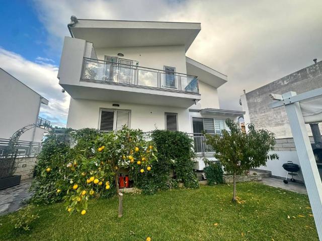 Villa Indipendente in vendita a Fiumarella, Milazzo
