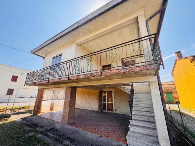 Villa Indipendente in vendita a Minerbe, Veneto