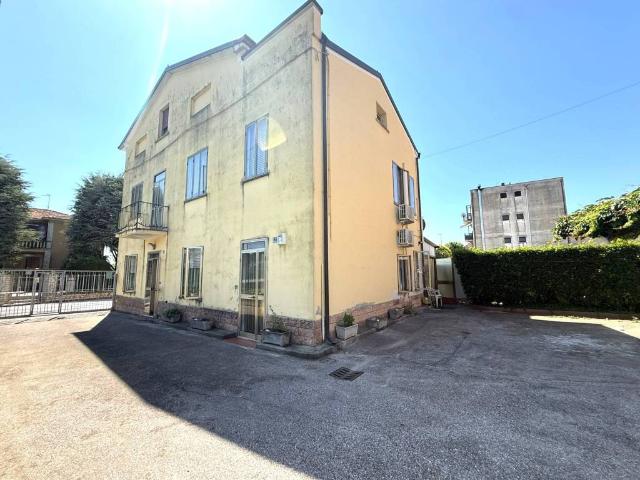 Villa Indipendente in vendita a Minerbe, Veneto