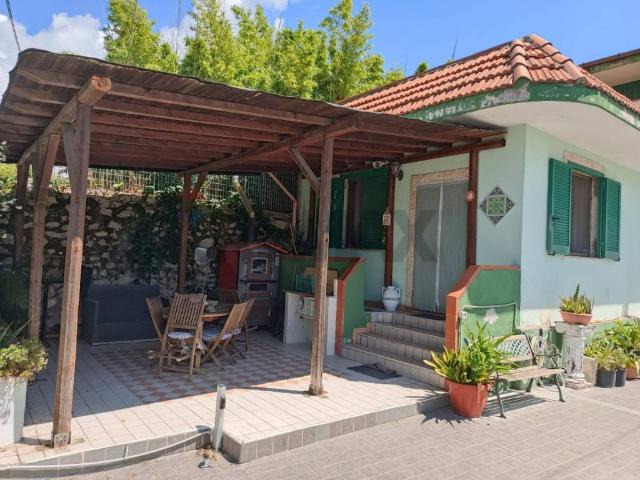 Villa Indipendente in vendita a Minturno, Lazio