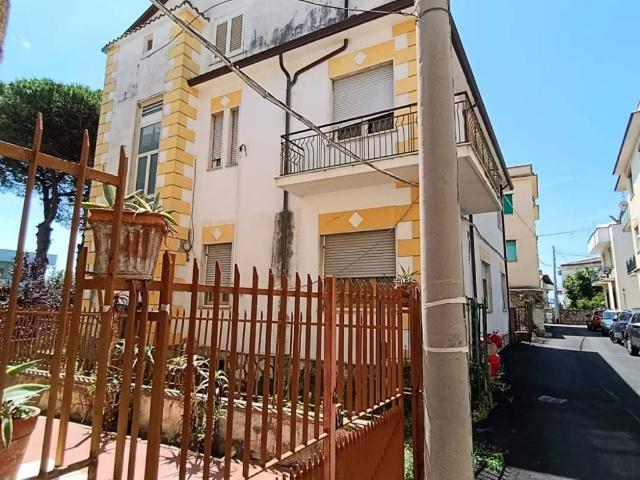 Villa Indipendente in vendita a Scauri, Minturno